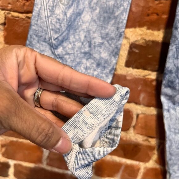 Lululemon Ebb to Train Tight *Wash White / Black / Luna Size 4 - Picture 4 of 4